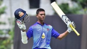 17-Year-Old-Indigenous-Cricketer-Yashasvi-Jaiswal-Sold-For-2-4cr-1576816217-148