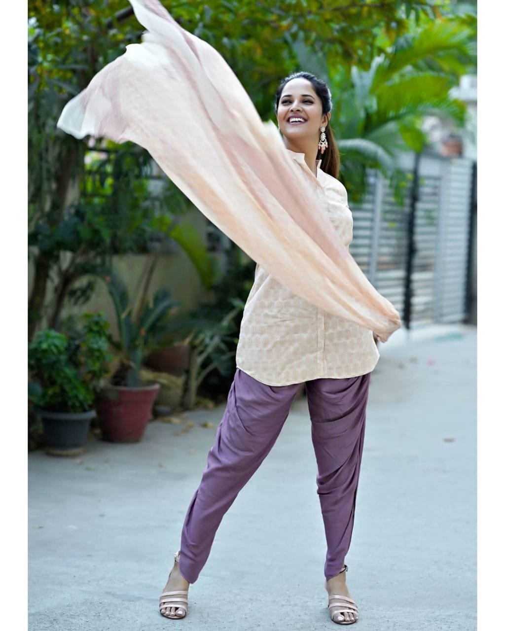 itsme_anasuya_2___B9OK7QbFyLv___.jpg