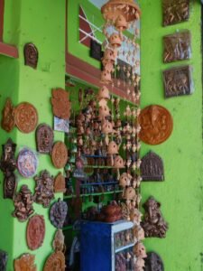 భారతీయ హస్తకళల దుకాణం — సరస్ మేళా కథనానికి ప్రతీకాత్మక చిత్రం